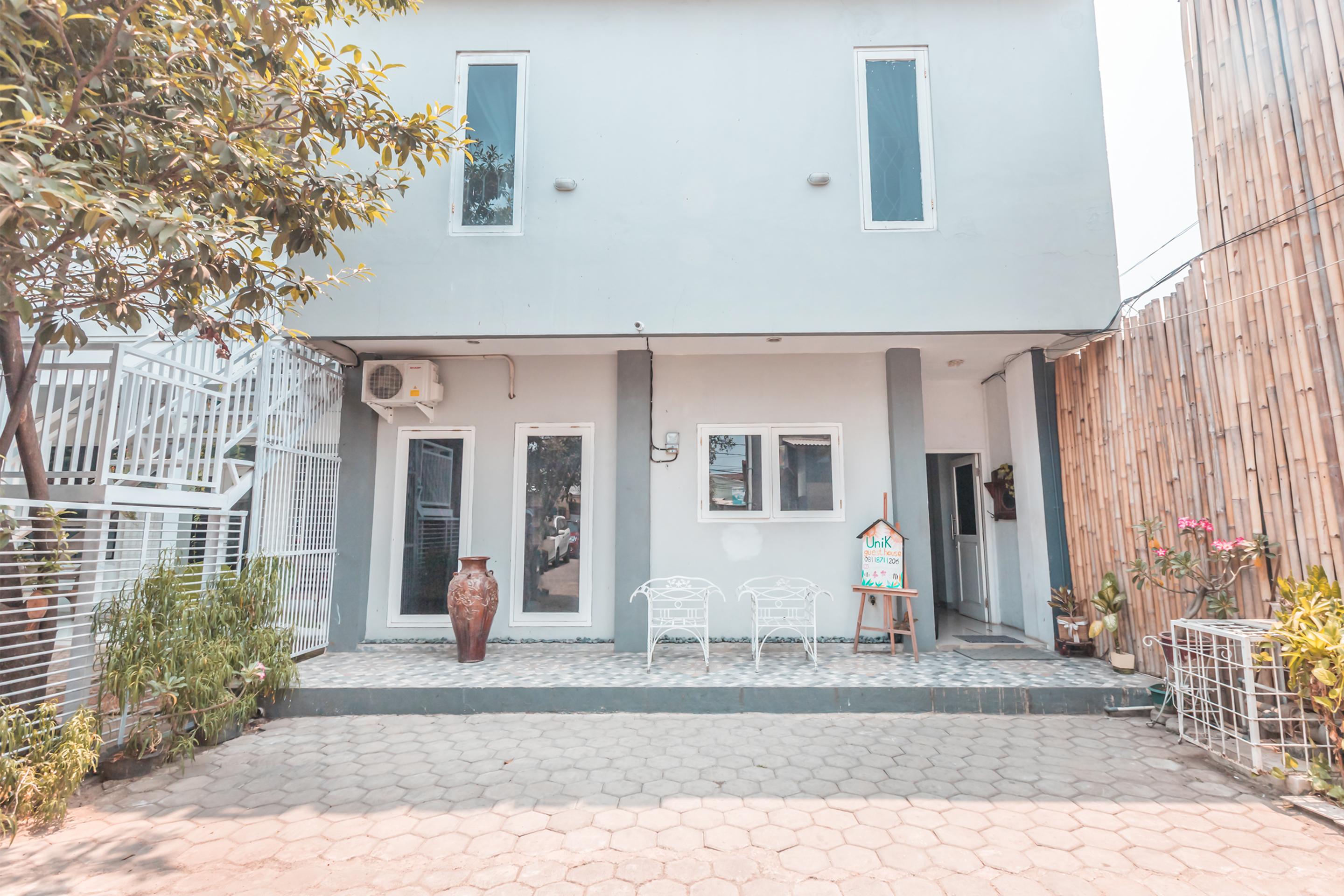 Oyo 1555 Unik Guesthouse Syariah Jakarta Exterior photo